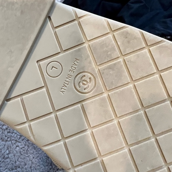 Chanel 20P Beige Pearl Chain Slipper CC Logo Slip On Mule Flats - Picture 10 of 10